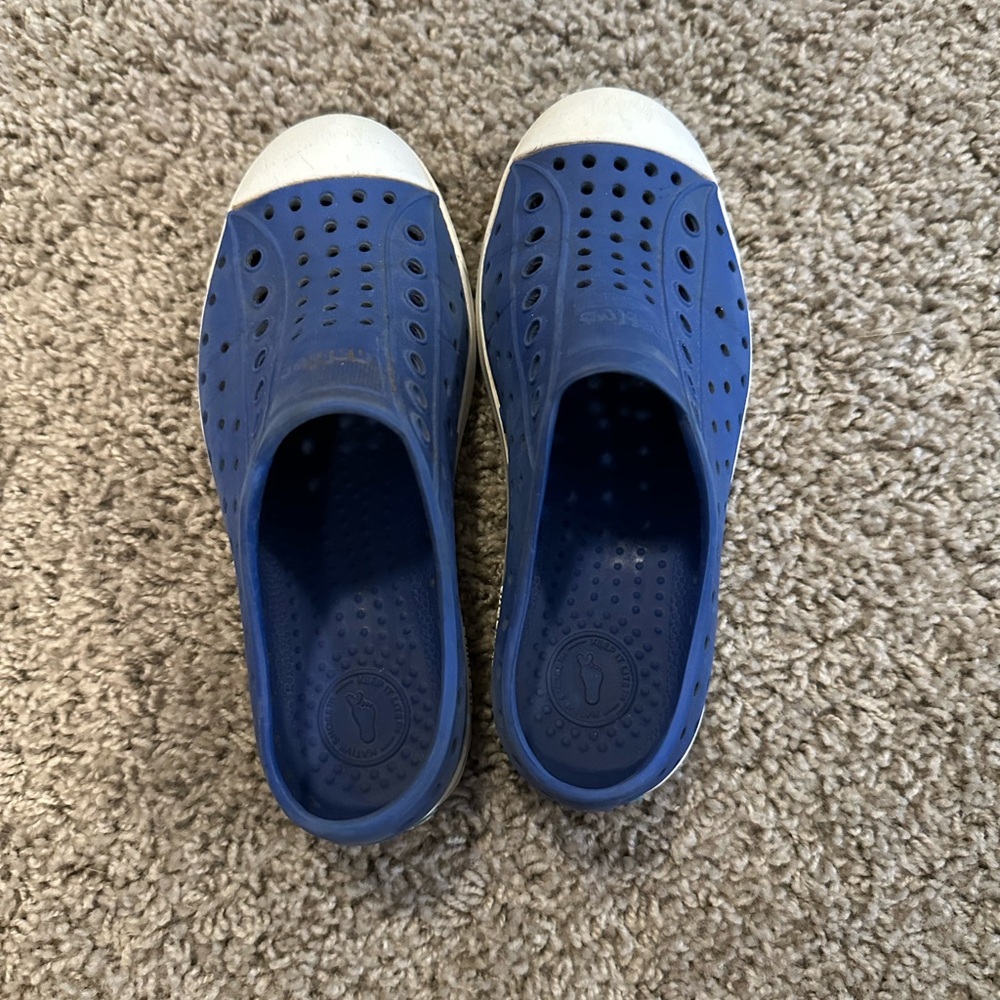 Native Shoe Bundle - Picture 3 of 4